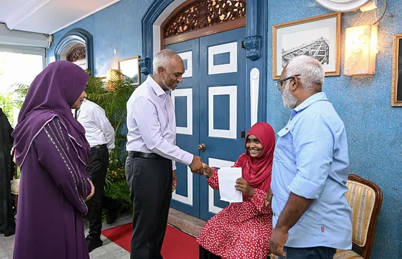 ރައީސްގެ ދެކަނބަލުން އީދު ސަލާން ކުރައްވައިފި
