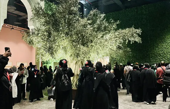 އުމްރާއަށްފަހު ރާއްޖެ ނާދެވި ތިބި މީހުންނަށް 100 ޖާގަ ދީފި