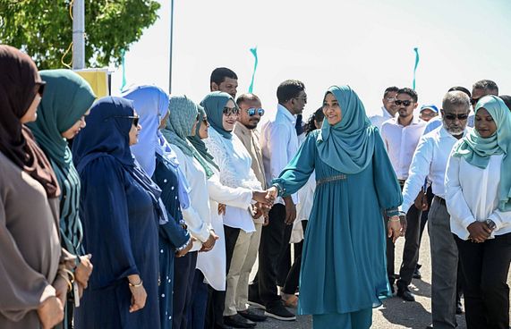 ކެމްޕެއިނަށް ފަސްޓްލޭޑީ ސާޖިދާ ތިނަދޫއަށް