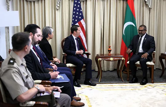 ރަސްމީ ދަތުރަށް ފަހު އެމެރިކާގެ މަންދޫބު ފުރާވަޑައިގެންފި