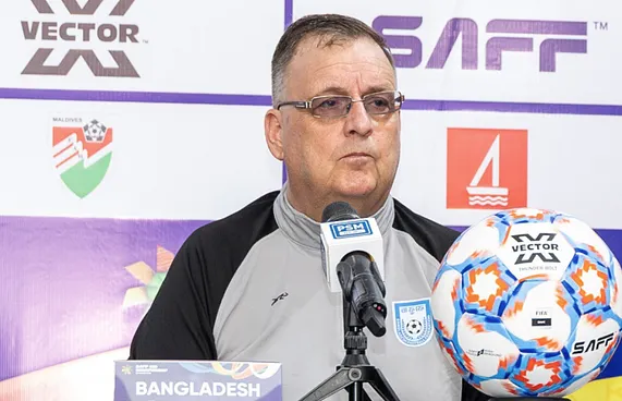 ރާއްޖޭގެ އިންތިޒާމުތަކަށް ބަންގްލަދޭޝް ކޯޗުގެ ތައުރީފް