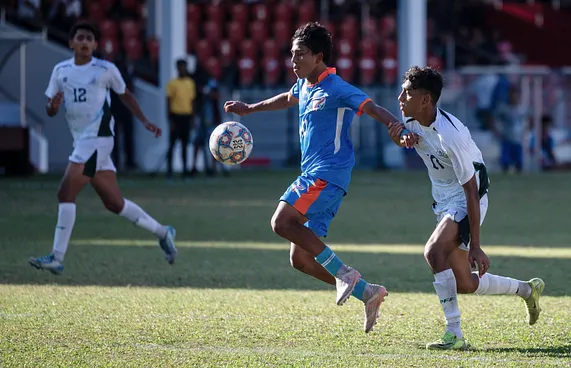 އިންޑިއާއިން ބަންގްލަދޭޝް ވެސް ގޮވައިގެން ސެމީއަށް