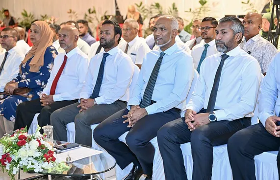 "ދެ އިންތިހާބު އެއްކުރުމުން ސަރުކާރަށް ވަގުތު ސަލާމަތްވާނެ"