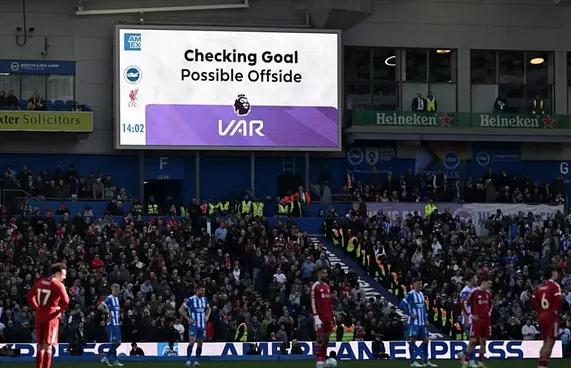 ވީއޭއާރްގެ ސަބަބުން ފުޓްބޯޅައިގެ ފޯރި ދަށްވެއްޖެ: ދިރާސާ
