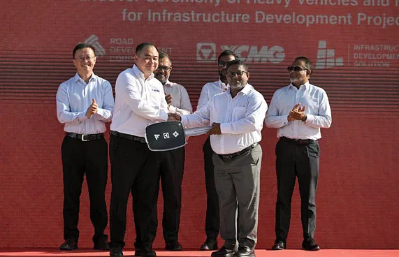 މަޝްރޫއުތަކަށް ބޭނުންވާ ގިނަ އަދަދެއްގެ މެޝިނަރީޒް ގެނެސްފި