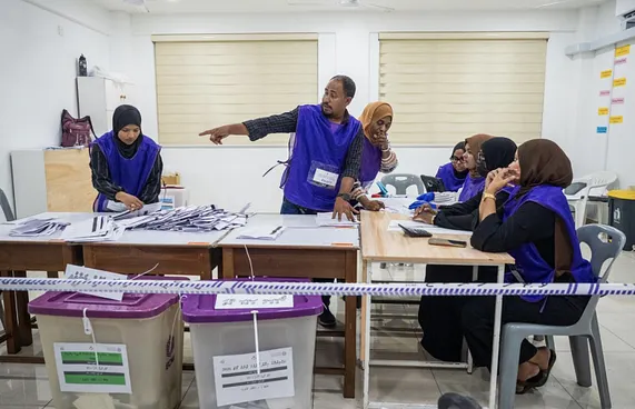 ވޯޓުގެ ދެ ވަނަ ބުރު އަންނަ ހޮނިހިރު ދުވަހު ބާއްވަނީ