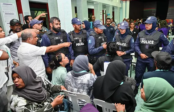 މައްސަލަ ހައްލުކޮށް، ހެންވޭރު ހުޅަނގުގެ ވޯޓު ގުނަން ފަށައިފި