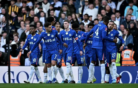 100 އަހަރުވީ ރެކޯޑެއް މުގުރާލައިފައި ޗެލްސީ ސެމީ އަށް