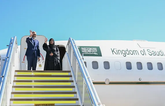 ރައީސްގެ ދެކަނބަލުން އުމްރާގެ އަޅުކަމަށް ފުރާވަޑައިގެންފި