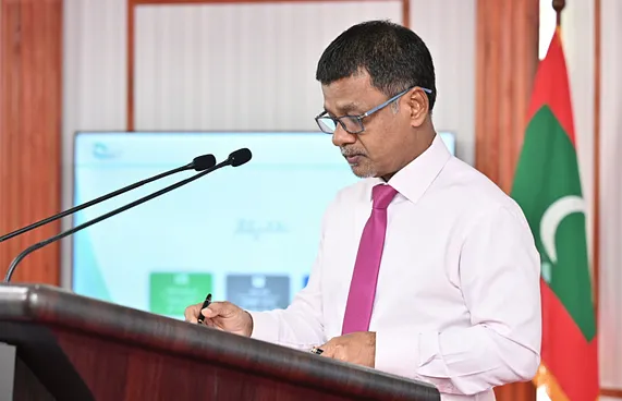 ސިއްހީ ދާއިރާއަށް މިއަހަރު 1900 މުވައްޒަފުން ނެރޭނެ: ނާޒިމް