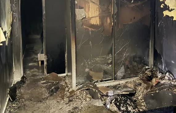 ހުރާގެގެއެއްގައި ރޯވެ، ޝޮކްގައި އެކަކަށް ވާހަކަ ނުދެއްކޭ