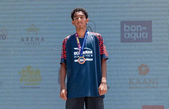 މަންހަލް: އެންމެ ދިގު ފެތުން ނިންމި ދިވެހި އެތުލީޓް