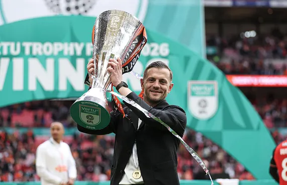 ވިލްޝެއާގެ ފުރަތަމަ ތަށި ލޫޓަންއާ އެކު ވެމްބްލީގައި