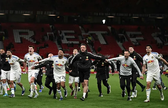 ލީގުގައި ލީޑްސް އިން އަލަށް އޯލްޑް ޓްރަފޯޑްގައި މޮޅުވެއްޖެ