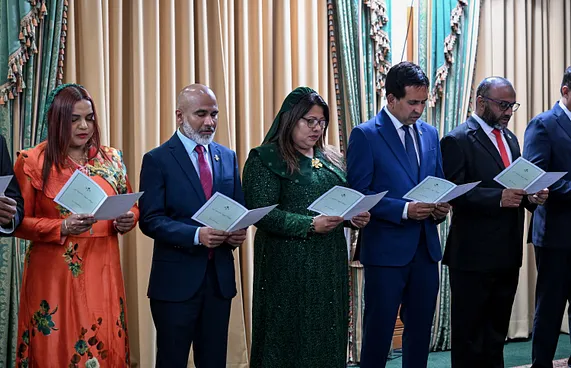 މަދުކުރުމުން 10 މިނިސްޓްރީގެ މެންޑޭޓަށް ބަދަލު އައި