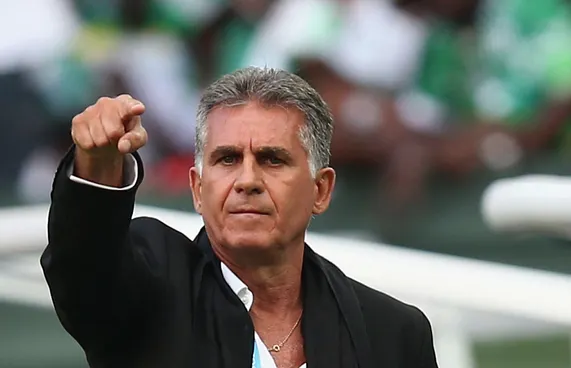 ނާ ކޯޗަކަށް ކުއިރޯޒް ވިދިވިދިގެން ފަސްވަނަ ވޯލްޑް ކަޕަށް