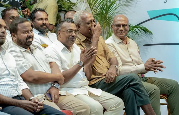 ޖާބިރު ޕީއެންސީ އަށް ސޮއިކުރައްވައިފި