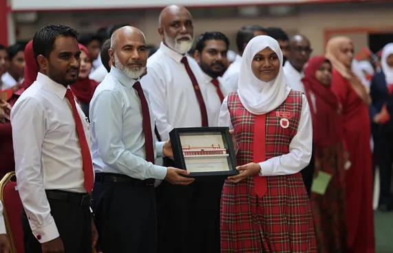 އެންމެ ދުވަސްވީ ސްކޫލްގެ އާ ވެބްސައިޓަކާއި ޔޫޓިއުބް ޗެނަލެއް