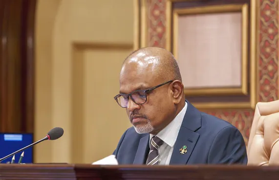 މަޖިލީހުގެ ނައިބު ރައީސްގެ މަގާމުން ނާޒިމް ވަކިކުރަނީ؟