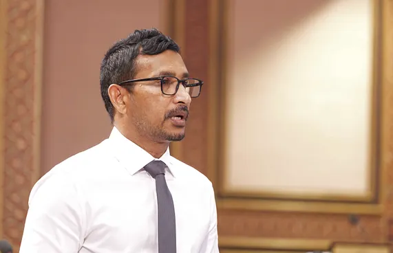 މުޒާހަރާ ކުރަނީ ގާނޫނާ އެއްގޮތަށްތޯ އީސީން ބަލަންޖެހޭ:ފަލާހް