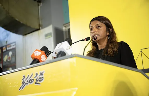 ޑިމޮކްރަސީ ފުރިހަމަކުރަން ބޭނުންވަނީ ދެވަނަ ބަހުސެއް: އީވާ