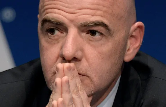 އިންފަންޓީނޯއަށް މޮޓޯކޭޑްގައި ހިމާޔަތް ދޭން ކެނެޑާ ދެކޮޅު