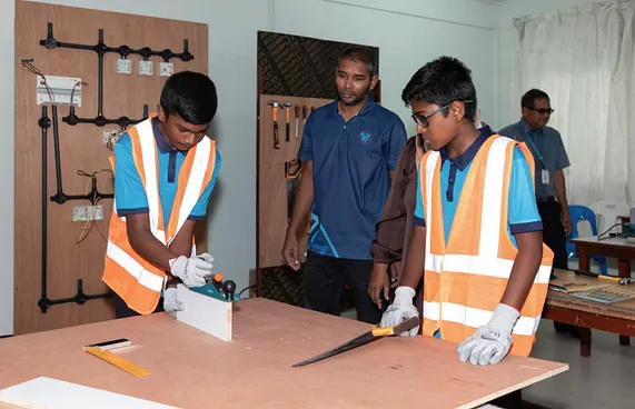 ބީއެމްއެލްގެ އެހީގައި ވޮކޭޝަނަލް އެޑިއުކޭޝަން ލެބެއް