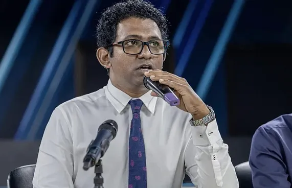 ބިލިއާޑްގެ ޗެއާމަނަކަށް ތިންވަނަ ފަހަރަށް ޑީޑީ