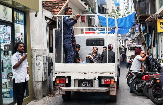 ބިޒްނަސް ވިސާގައި އެތެރެވެ ވޯކް ވިސާއަށް ދެން ބަދަލެއްނުވާނެ