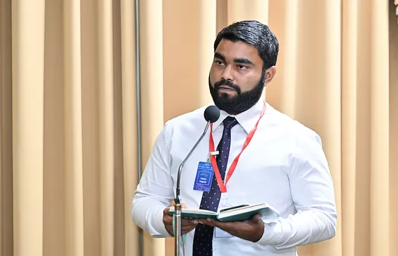 އަމުރާ ހިލާފުވުމުން ޝަހުޒާން ބައްދަލުވުމުން ނެރެފި