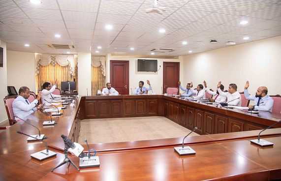 ވަޒީފާއާ ބެހޭ ޓްރައިބިއުނަލްގެ މެމްބަރުން ހާޒިރުކުރަނީ