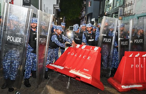 މުޒާހަރާއާ ގުޅިގެން ދައުވާކުރާ މީހުންގެ ޝަރީއަތް ފަށައިފި