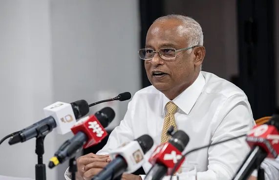 އަދީބުގެ ހުކުމް ލުއިކުރުން އިބޫ ދިފާއުކުރައްވައިފި