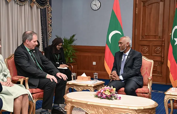 ސަފީރު ފާހަގަކުރެއްވީ ޔޫކޭ އަށް ވާނެ ފައިދާ