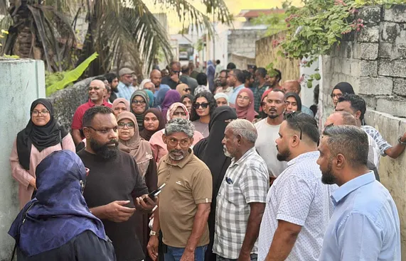 ފޯރިގަދަ ކެމްޕެއިނަކަށް ފަހު ބައި އިލެކްޝަން ހޮނިހިރުގައި