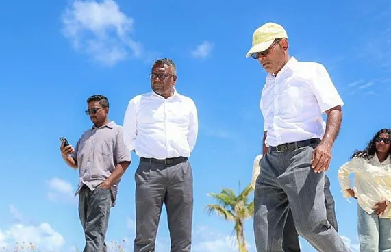 ފައްޔާޒް ވިދާޅުވަނީ ނަޝީދާ އެކު ދެމިހުންނެވި ކަމަށް
