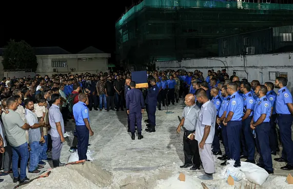 ނިޔާވާ ފުލުހުންގެ އާއިލާތަކަށް ހެލްތު އިންޝުއަރެންސް ދެނީ