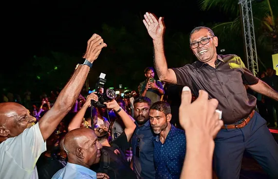 ސަރުކާރު ބަދަލުކުރަން އެކުގައި މަސައްކަތްކުރަން ދައުވަތު