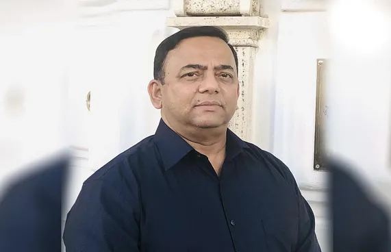ބަންގްލާދޭޝްގެ ކުރީގެ ޕޮލިސް ޗީފް ދުބާއީން ހައްޔަރުކޮށްފި