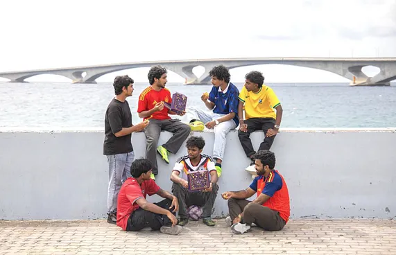 ދިރާގުޕޭ ކަސްޓަމަރުންނަށް 1ރ. އަށް ޕިއްޒާ ބޯނާގެ ޕިއްޒާއެއް