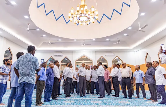 ޑިމްސް ސޯލިހު ހުޅުދޫގައި އިމާރާތްކުރި މިސްކިތް ހުޅުވައިފި
