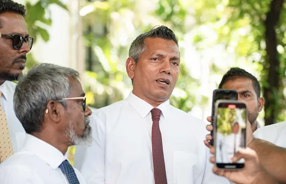 ސޯބެ އެންމެ ފަހުން ދެ ކޮޮމިޓީއަކަށް ލައިފި