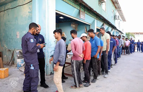 ގަވާއިދާ ހިލާފަށް އުޅޭ 32 ބިދޭސީއަކު ހިފަހައްޓައިފި