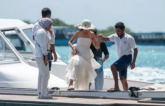 ޓޫރިސްޓުންގެ އަދަދު ހަމަޔަކަށް ނޭޅޭ، 3.5 ޕަސެންޓް ދަށް!