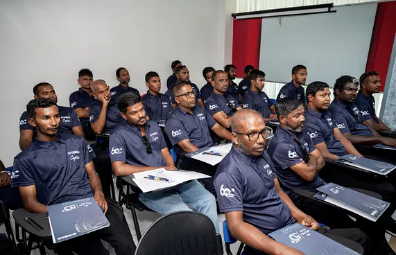 އެލިއާ އިން ބޯޓު އޮޕަރޭޓަރުންގެ ތަމްރީން ޕްރޮގްރާމެއް