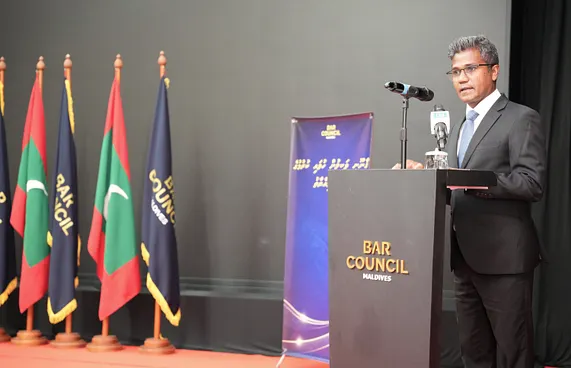 ގާނޫނީ ދާއިރާގެ ޑިގްރީ އިމްތިހާން ހާޒިރުވެގެން ހަދަން ލާޒިމް