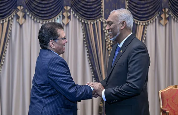 މިނިވަންދުވަހުގެ މެހުމާނަކަށް ބަންގްލަދޭޝް ފޮރިންމިނިސްޓަރު