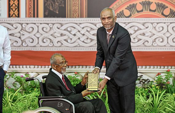 ރައީސަށް ލަފާދޭ މަޝްވަރާ އަދި ގައުމީ މަޖިލީހެއް އެކުލަވާލަނީ