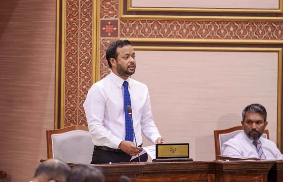 އައްޑޫ ލިންކްރޯޑްގެ މަސައްކަތަށް އެހެން ބަޔަކު ހޯދަނީ