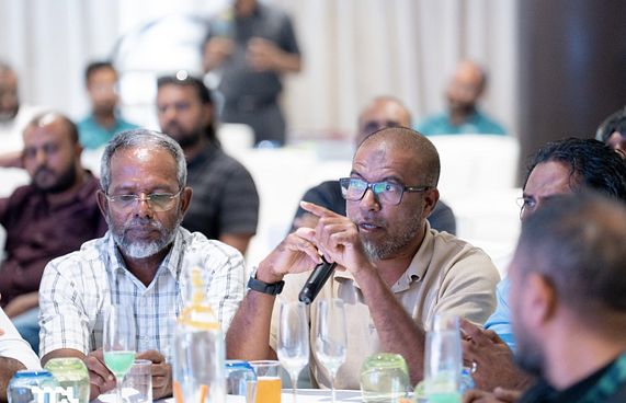 ޕޯޓު ބަދަލުކުރާތީ އޭޖެންޓުންނާއި ޑްރައިވަރުންނާއެކު މަޝްވަރާ